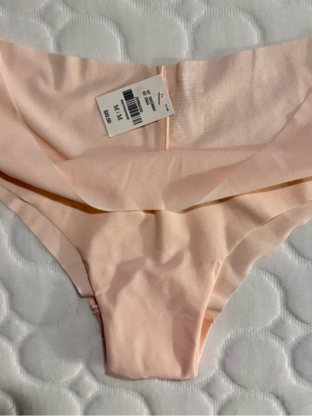 🍑 PINK Victoria's Secret Seamless cheeky undies in Light Peach